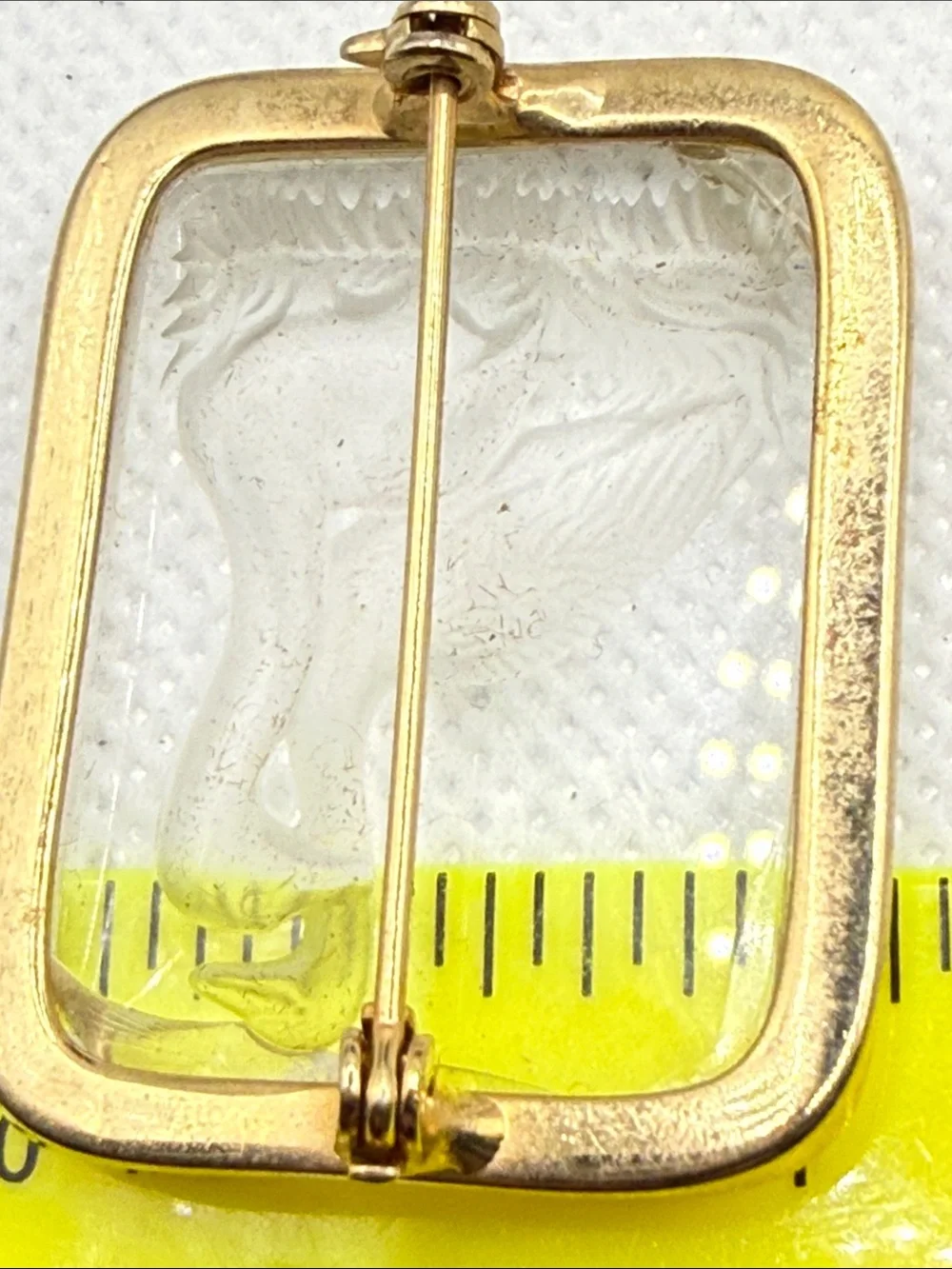 Vintage intaglio glass untested metal unsigned unmarked Glass Swan pin brooch